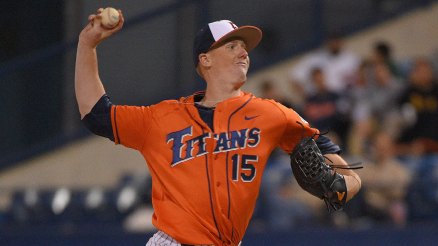 Eshelman throwing
