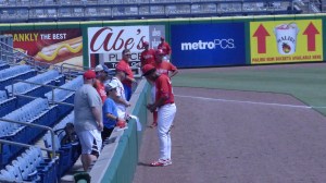 Sanchez signing close up 9-4-2016